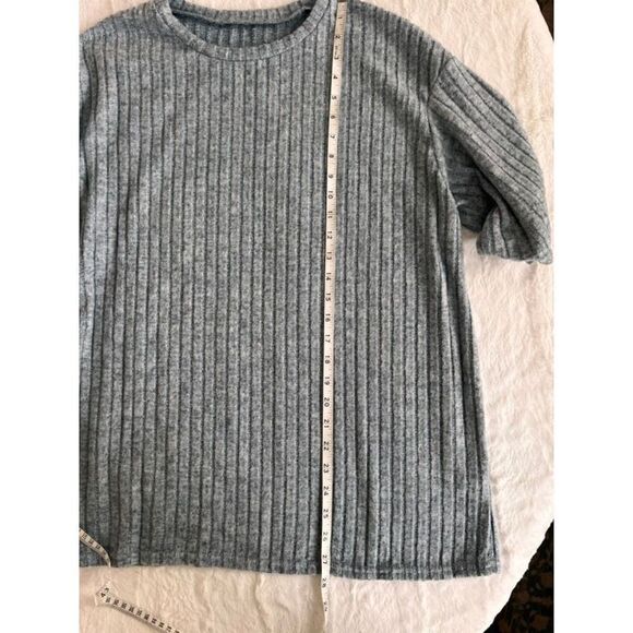 Women’s Gray Ribbed Matching Set Size Large - Picture 3 of 10